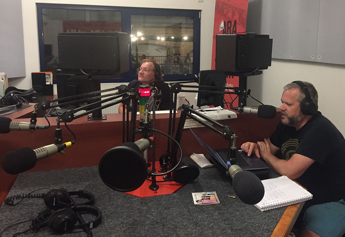 Radioshow Cosmic Trigger auf Radio Ara mit Lex und Eau Bi Radioshow Cosmic Trigger auf Radio Ara mit Lex und Eau Bi